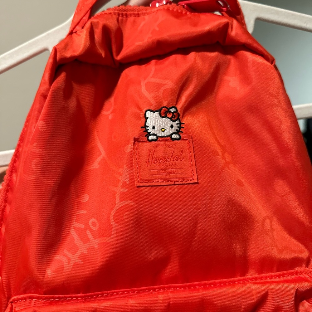 Hello Kitty edition HERSCHEL IN RED